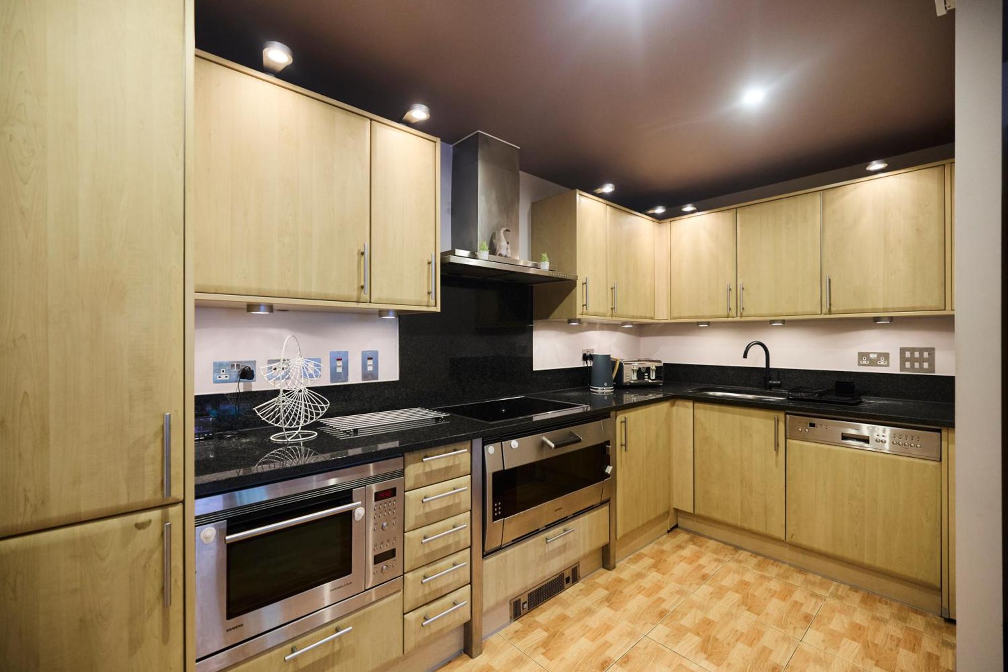 The Vauxhall Hideout - Comfy 2Bdr Flat With Balcony London Exterior photo