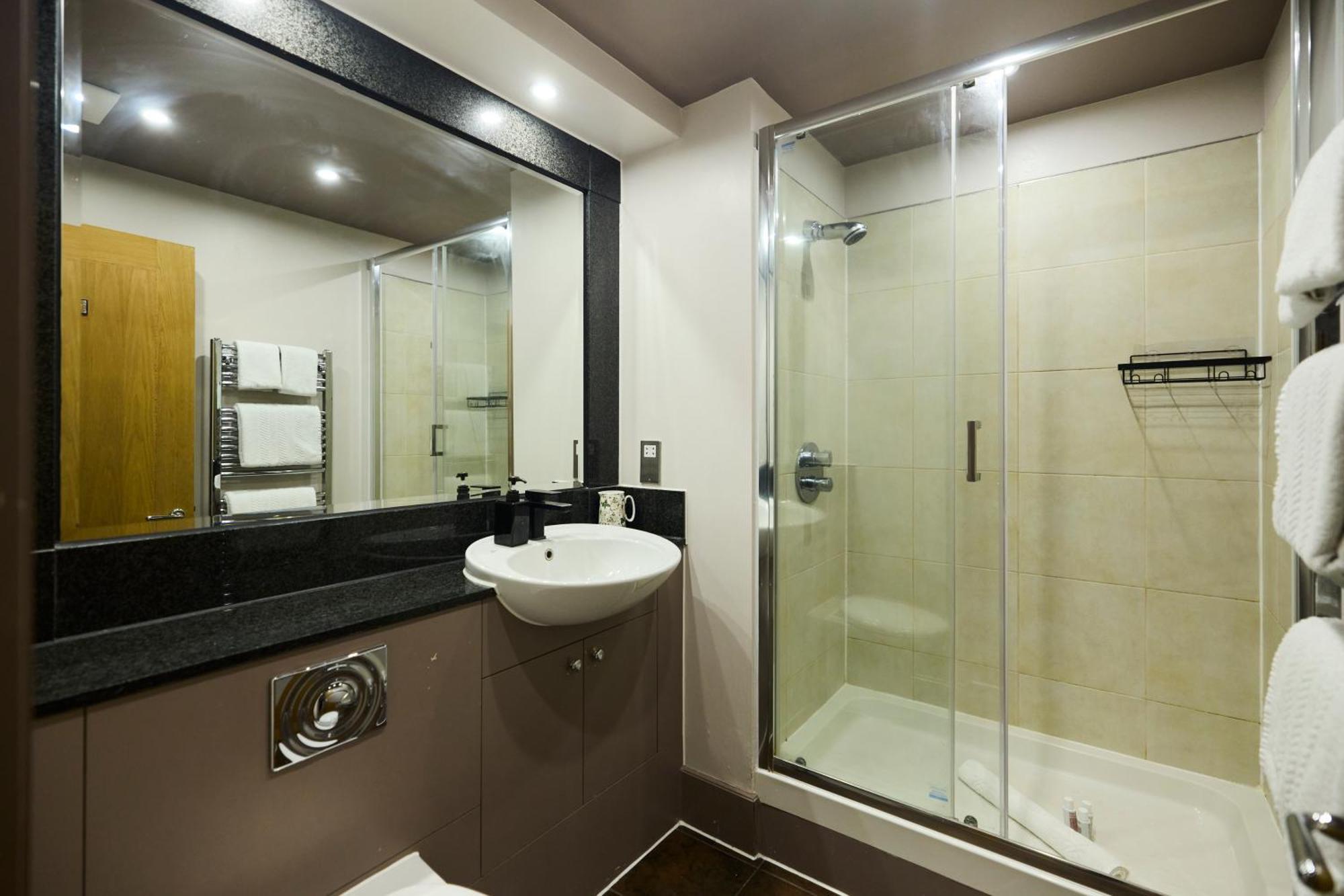 The Vauxhall Hideout - Comfy 2Bdr Flat With Balcony London Exterior photo