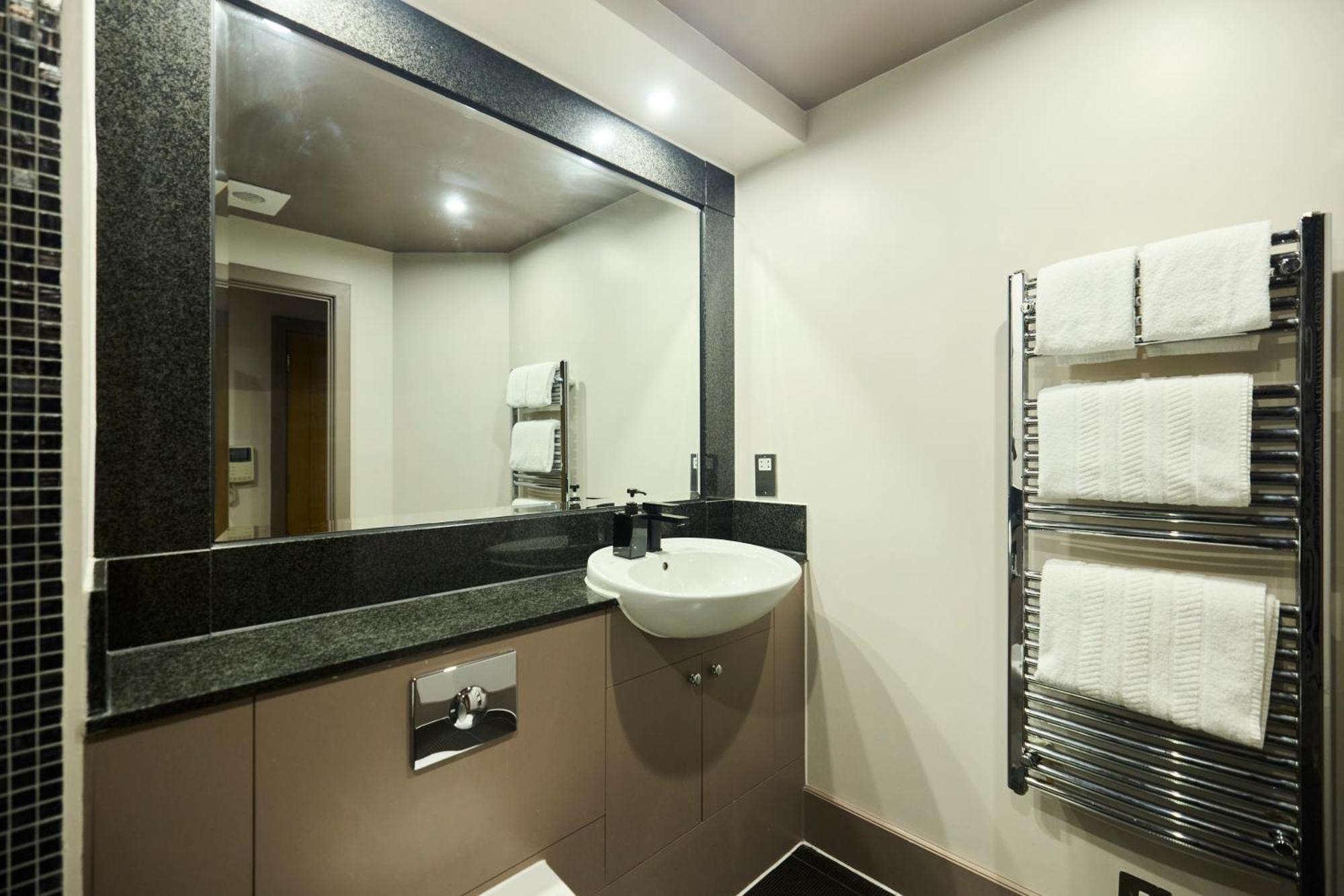 The Vauxhall Hideout - Comfy 2Bdr Flat With Balcony London Exterior photo